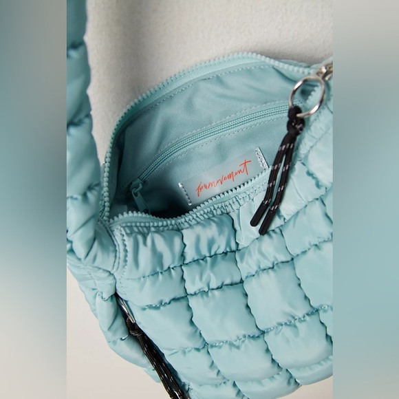 NWT FREE PEOPLE MOVEMENT Quilted Baby Carryall Sling Bag | Sterling MSRP $58 - Picture 4 of 7